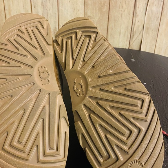 Uggs - Picture 12 of 12